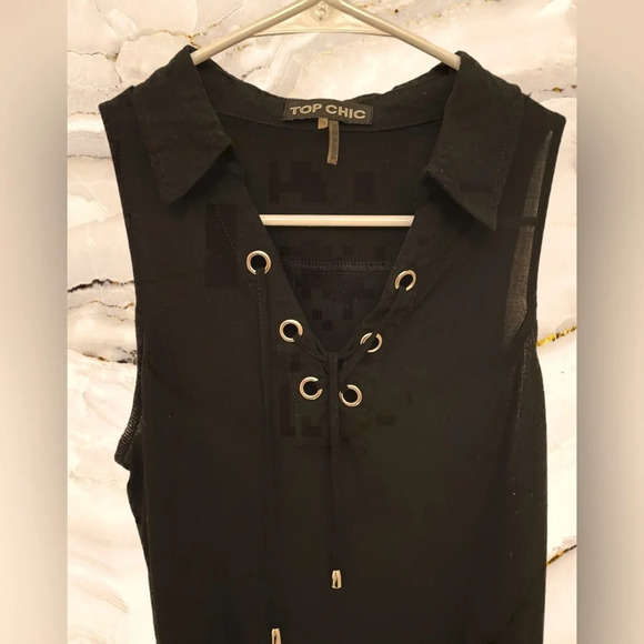 Top story Chic Women's Black Sleeveless Lace-Up V-Neck Blouse Size L - Picture 1 of 4